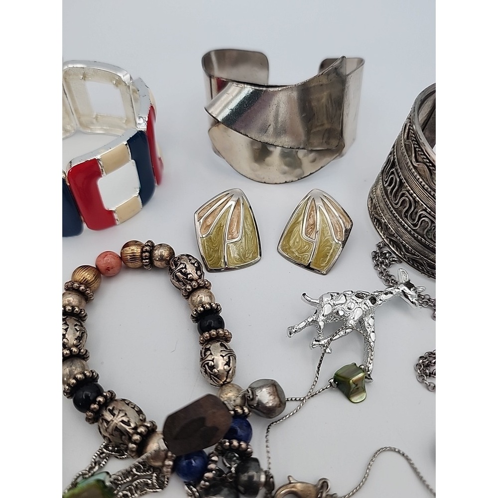 Vintage to Modern Costume Fashon Jewelry Lot Mixed Ethnic Beads 80s Charm Wear - Picture 11 of 16